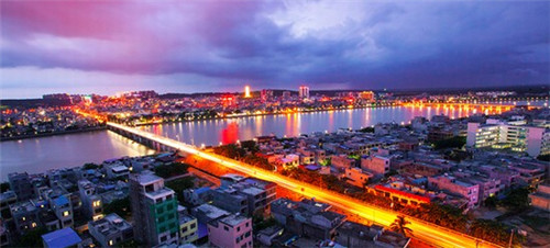 憋不住的小游戏叫什么（憋不住了搞笑视频）