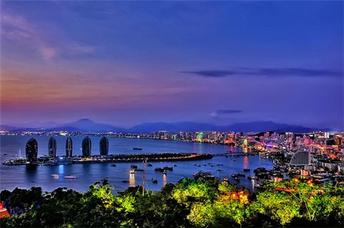 电影背景墙上的歌叫什么（电影里的背景）